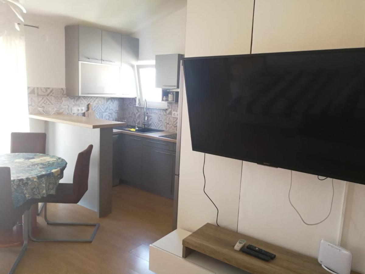 Apartmani Nea Биоград-на-Мору Экстерьер фото